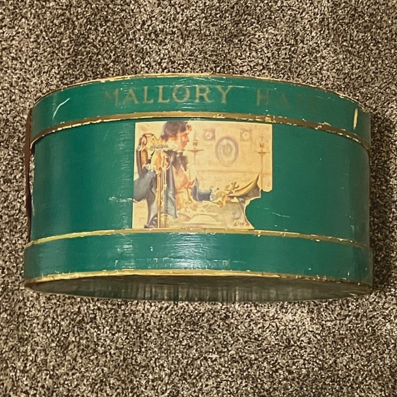 Vintage Mallory Hat Box - Picture 3 of 8